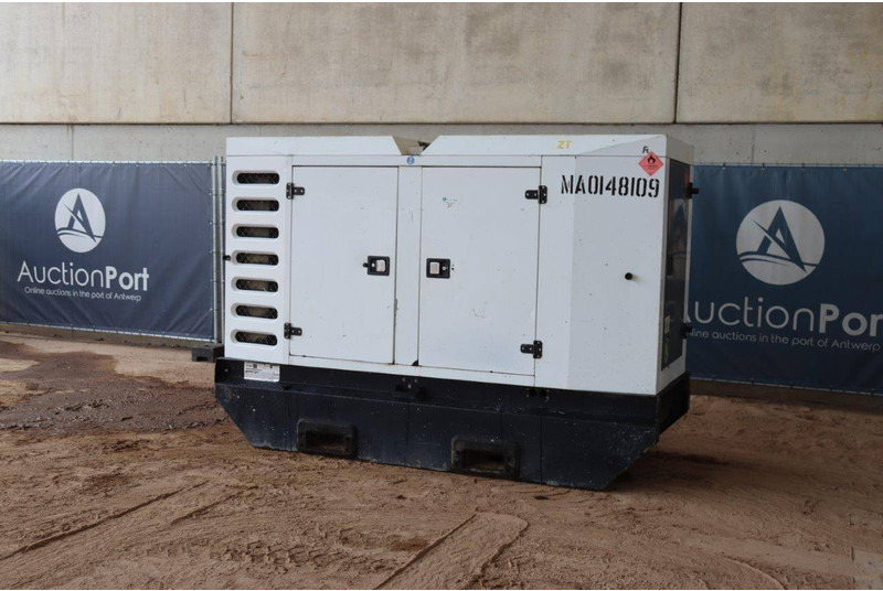SDMO R90C3 - Sähkögeneraattori: kuva SDMO R90C3 - Sähkögeneraattori SDMO R90C3 - Sähkögeneraattori: kuva SDMO R90C3 - Sähkögeneraattori