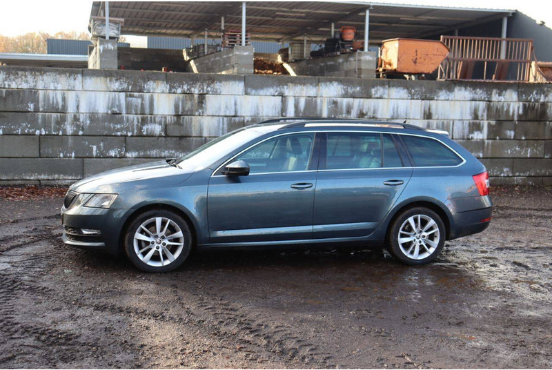 Škoda Octavia - Henkilöauto: kuva Škoda Octavia - Henkilöauto Škoda Octavia - Henkilöauto: kuva Škoda Octavia - Henkilöauto