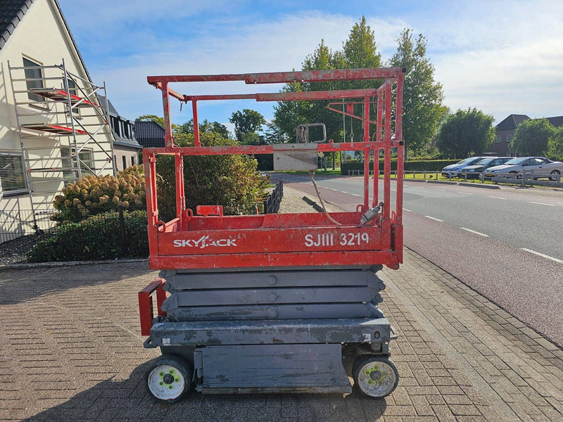 Skyjack SJ3219 - Saksilava: kuva Skyjack SJ3219 - Saksilava Skyjack SJ3219 - Saksilava: kuva Skyjack SJ3219 - Saksilava