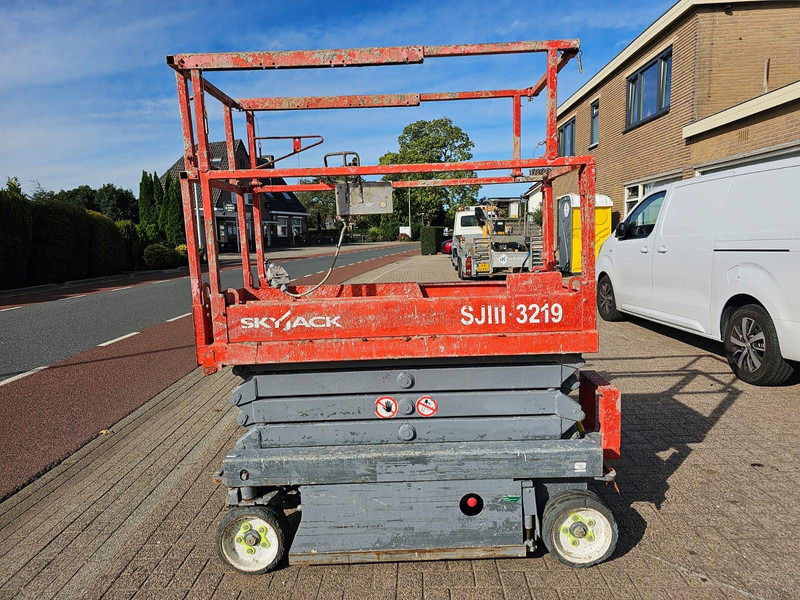 Skyjack SJ3219 - Saksilava: kuva Skyjack SJ3219 - Saksilava Skyjack SJ3219 - Saksilava: kuva Skyjack SJ3219 - Saksilava
