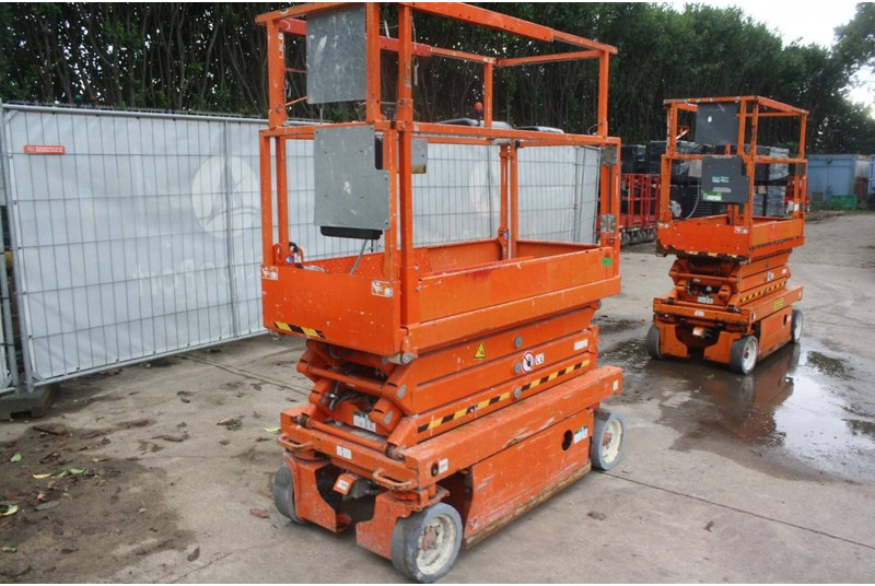 Skyjack SJ3219 - Saksilava: kuva Skyjack SJ3219 - Saksilava Skyjack SJ3219 - Saksilava: kuva Skyjack SJ3219 - Saksilava