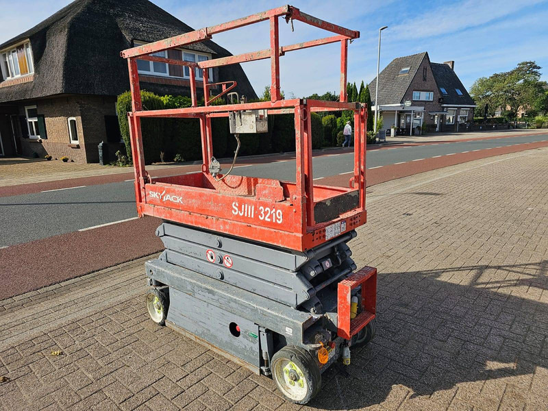 Skyjack SJ3219 - Saksilava: kuva Skyjack SJ3219 - Saksilava Skyjack SJ3219 - Saksilava: kuva Skyjack SJ3219 - Saksilava