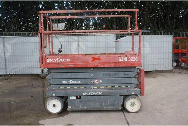Skyjack SJ3226 - Saksilava: kuva Skyjack SJ3226 - Saksilava Skyjack SJ3226 - Saksilava: kuva Skyjack SJ3226 - Saksilava