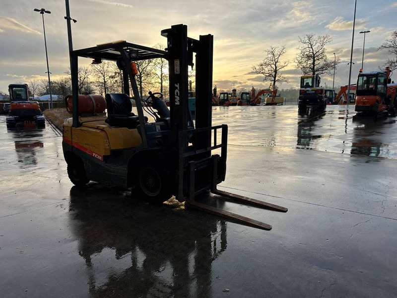 TCM D-FHG25T3 - Kaasutrukki: kuva TCM D-FHG25T3 - Kaasutrukki TCM D-FHG25T3 - Kaasutrukki: kuva TCM D-FHG25T3 - Kaasutrukki