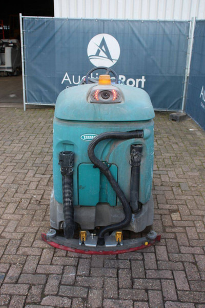 TENNANT T12 - Yhdistelmäkone: kuva TENNANT T12 - Yhdistelmäkone TENNANT T12 - Yhdistelmäkone: kuva TENNANT T12 - Yhdistelmäkone