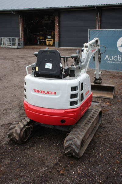 Takeuchi TB215R - Minikuormaaja: kuva Takeuchi TB215R - Minikuormaaja Takeuchi TB215R - Minikuormaaja: kuva Takeuchi TB215R - Minikuormaaja