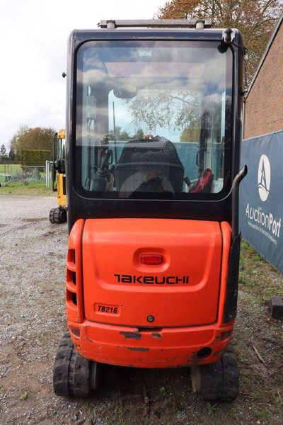 Takeuchi TB216 - Minikuormaaja: kuva Takeuchi TB216 - Minikuormaaja Takeuchi TB216 - Minikuormaaja: kuva Takeuchi TB216 - Minikuormaaja