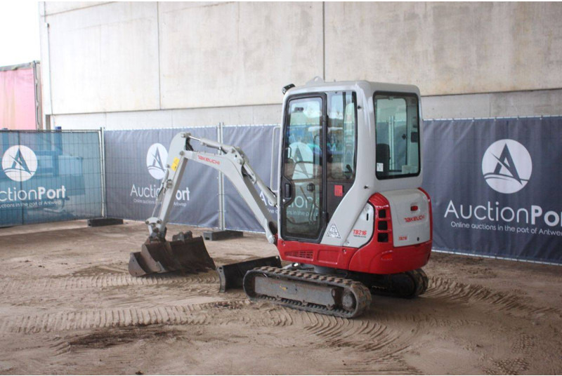 Takeuchi TB216 - Minikuormaaja: kuva Takeuchi TB216 - Minikuormaaja Takeuchi TB216 - Minikuormaaja: kuva Takeuchi TB216 - Minikuormaaja
