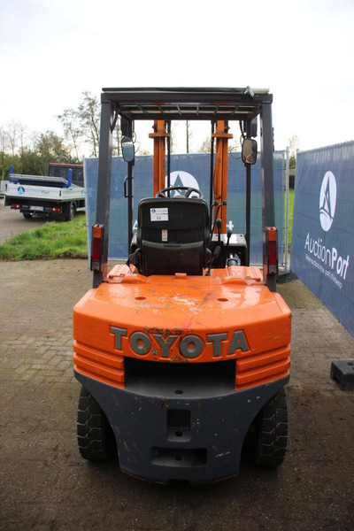 Toyota 5FG25 - Vastapainotrukki: kuva Toyota 5FG25 - Vastapainotrukki Toyota 5FG25 - Vastapainotrukki: kuva Toyota 5FG25 - Vastapainotrukki