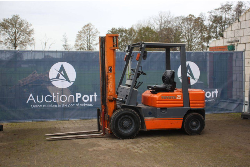 Toyota 5FG25 - Vastapainotrukki: kuva Toyota 5FG25 - Vastapainotrukki Toyota 5FG25 - Vastapainotrukki: kuva Toyota 5FG25 - Vastapainotrukki