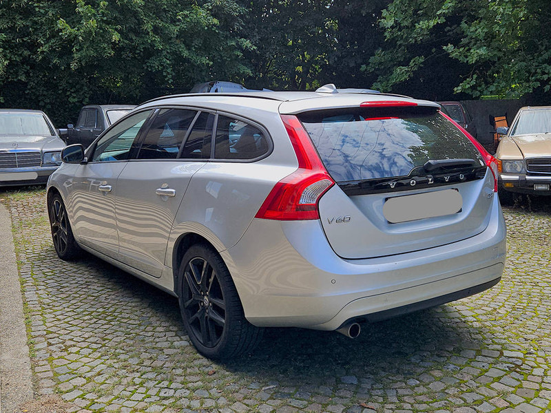 Volvo V60 D3 - Sedan: kuva Volvo V60 D3 - Sedan Volvo V60 D3 - Sedan: kuva Volvo V60 D3 - Sedan
