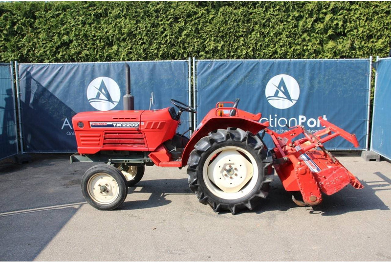 Yanmar YM2202 - Traktori: kuva Yanmar YM2202 - Traktori Yanmar YM2202 - Traktori: kuva Yanmar YM2202 - Traktori