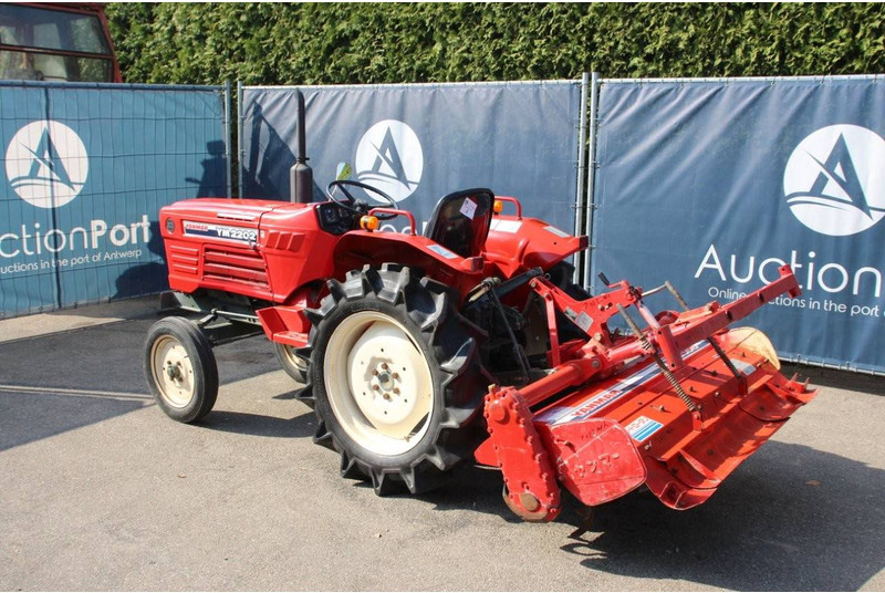 Yanmar YM2202 - Traktori: kuva Yanmar YM2202 - Traktori Yanmar YM2202 - Traktori: kuva Yanmar YM2202 - Traktori