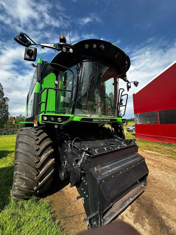 DEUTZ-FAHR C 9306 TS - Leikkuupuimuri: kuva DEUTZ-FAHR C 9306 TS - Leikkuupuimuri DEUTZ-FAHR C 9306 TS - Leikkuupuimuri: kuva DEUTZ-FAHR C 9306 TS - Leikkuupuimuri