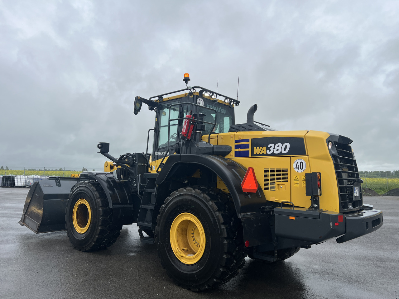 KOMATSU WA 380-8E0 - Pyöräkuormaaja: kuva KOMATSU WA 380-8E0 - Pyöräkuormaaja KOMATSU WA 380-8E0 - Pyöräkuormaaja: kuva KOMATSU WA 380-8E0 - Pyöräkuormaaja