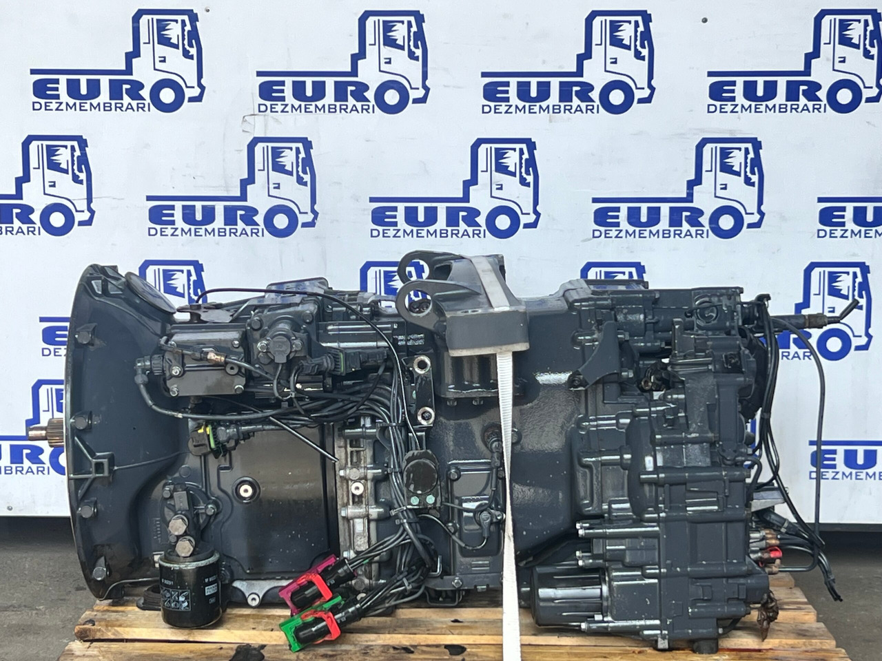 CUTIE DE VITEZE AUTOMATA CU RETARDER MAN TIPMATIC 14 2700NM R3500 DD 81.32004.6417 - Vaihdelaatikko - Kuorma-auto: kuva CUTIE DE VITEZE AUTOMATA CU RETARDER MAN TIPMATIC 14 2700NM R3500 DD 81.32004.6417 - Vaihdelaatikko - Kuorma-auto CUTIE DE VITEZE AUTOMATA CU RETARDER MAN TIPMATIC 14 2700NM R3500 DD 81.32004.6417 - Vaihdelaatikko - Kuorma-auto: kuva CUTIE DE VITEZE AUTOMATA CU RETARDER MAN TIPMATIC 14 2700NM R3500 DD 81.32004.6417 - Vaihdelaatikko - Kuorma-auto