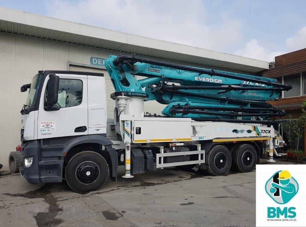 Mercedes-Benz 3343 P - Betonipumppuauto: kuva Mercedes-Benz 3343 P - Betonipumppuauto Mercedes-Benz 3343 P - Betonipumppuauto: kuva Mercedes-Benz 3343 P - Betonipumppuauto
