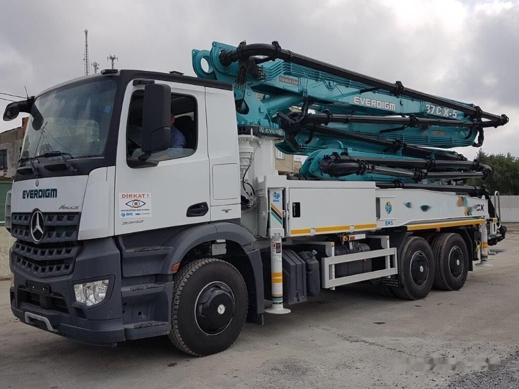 Mercedes-Benz 3343 P - Betonipumppuauto: kuva Mercedes-Benz 3343 P - Betonipumppuauto Mercedes-Benz 3343 P - Betonipumppuauto: kuva Mercedes-Benz 3343 P - Betonipumppuauto
