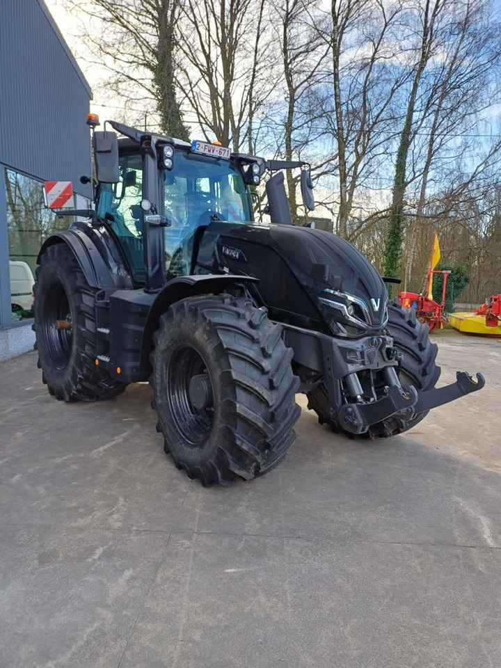 Valtra Q245 - Traktori: kuva Valtra Q245 - Traktori Valtra Q245 - Traktori: kuva Valtra Q245 - Traktori