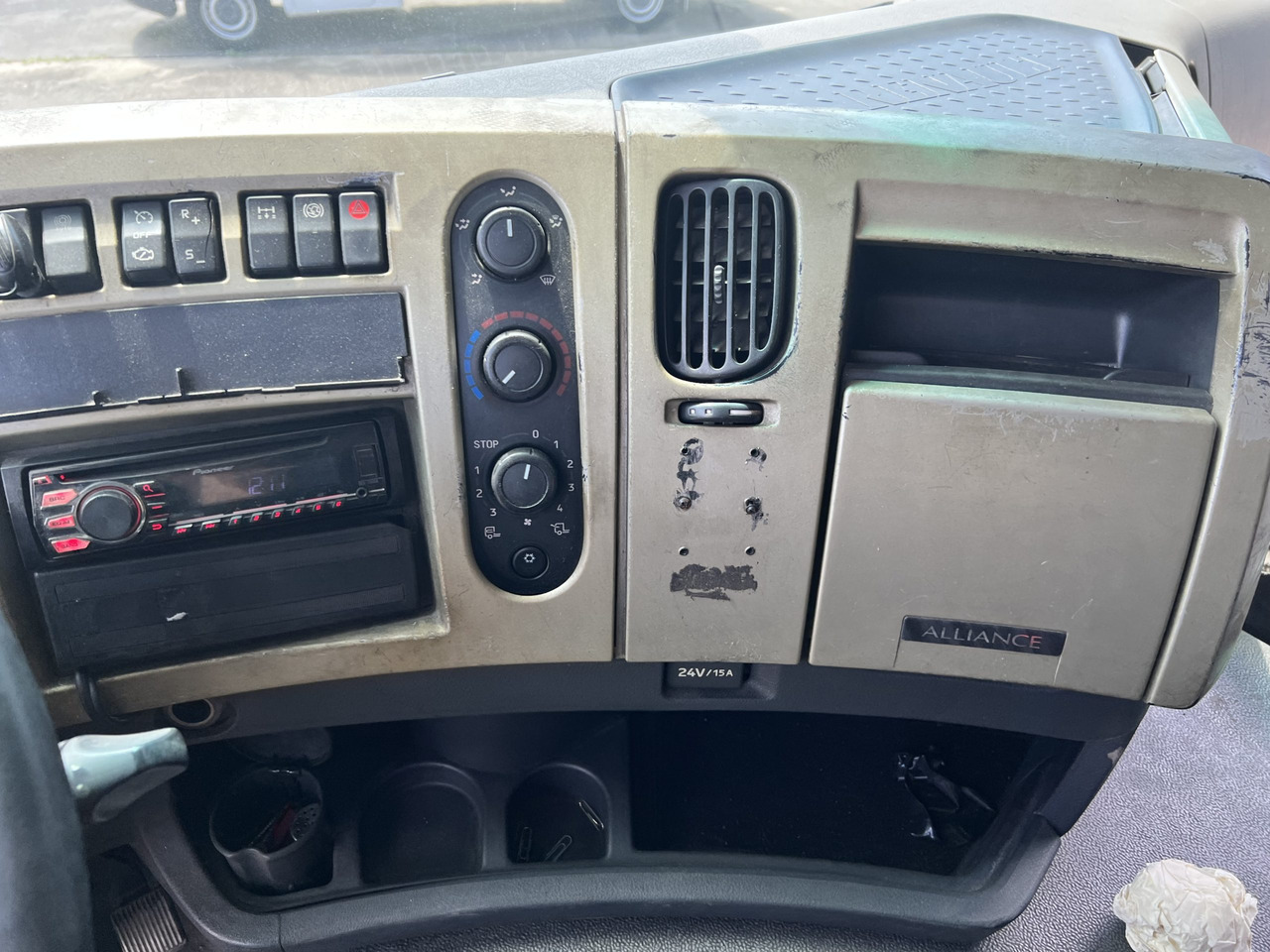 Leasing  RENAULT 450 CON UNA TAULINER RENAULT 450 CON UNA TAULINER: kuva Leasing  RENAULT 450 CON UNA TAULINER RENAULT 450 CON UNA TAULINER