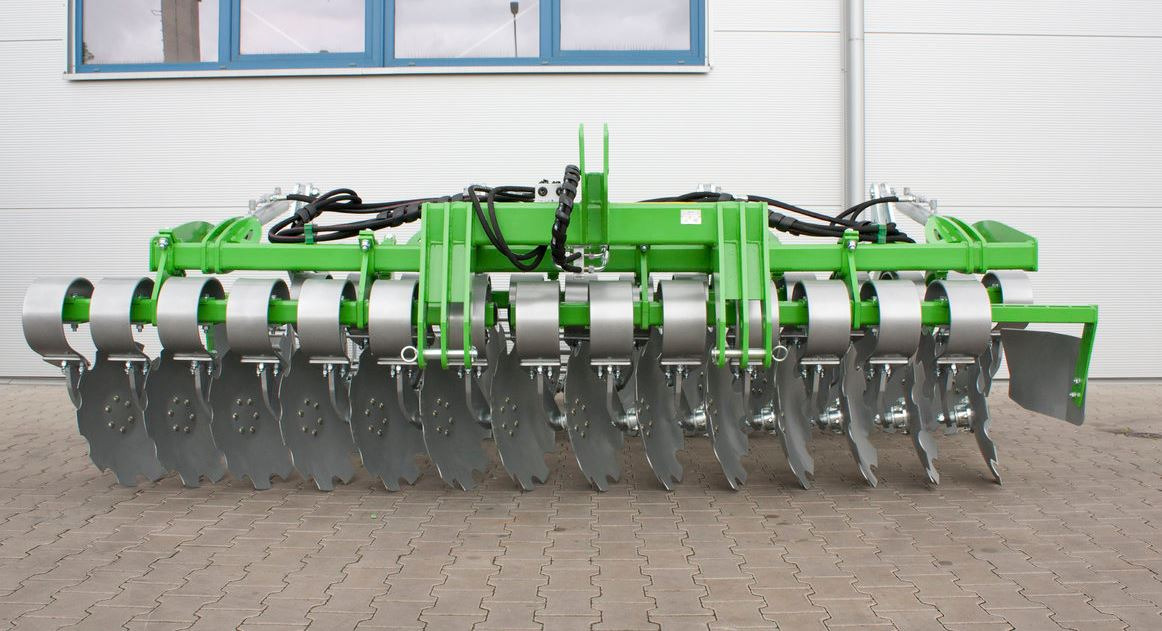 BOMET Brony talerzowe 3m / Kurzscheibeneggen/ Compact disc harrows/ Навесные дисковые компактные бороны - Lautasäes: kuva BOMET Brony talerzowe 3m / Kurzscheibeneggen/ Compact disc harrows/ Навесные дисковые компактные бороны - Lautasäes BOMET Brony talerzowe 3m / Kurzscheibeneggen/ Compact disc harrows/ Навесные дисковые компактные бороны - Lautasäes: kuva BOMET Brony talerzowe 3m / Kurzscheibeneggen/ Compact disc harrows/ Навесные дисковые компактные бороны - Lautasäes