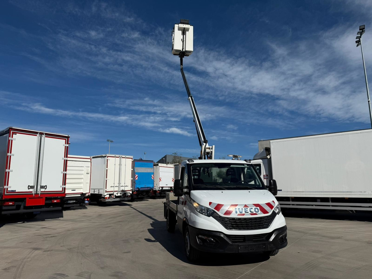 IVECO 35S14 Daily E6 (Basket) - Itsekulkevat henkilönostimet: kuva IVECO 35S14 Daily E6 (Basket) - Itsekulkevat henkilönostimet IVECO 35S14 Daily E6 (Basket) - Itsekulkevat henkilönostimet: kuva IVECO 35S14 Daily E6 (Basket) - Itsekulkevat henkilönostimet