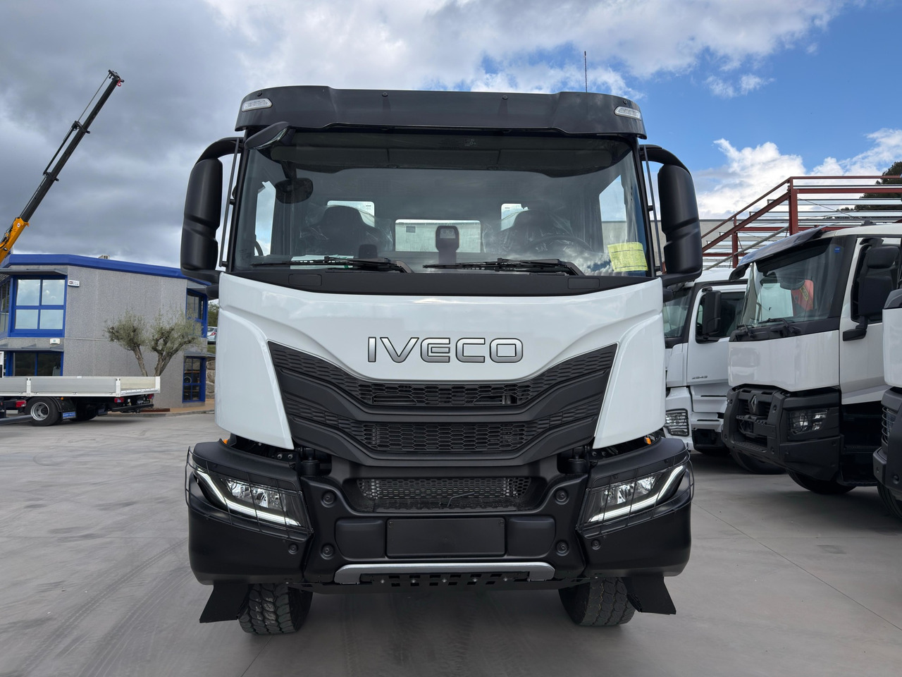 IVECO AD380T46 6x4 E6 (Chassis) - Kuorma-auto alusta: kuva IVECO AD380T46 6x4 E6 (Chassis) - Kuorma-auto alusta IVECO AD380T46 6x4 E6 (Chassis) - Kuorma-auto alusta: kuva IVECO AD380T46 6x4 E6 (Chassis) - Kuorma-auto alusta