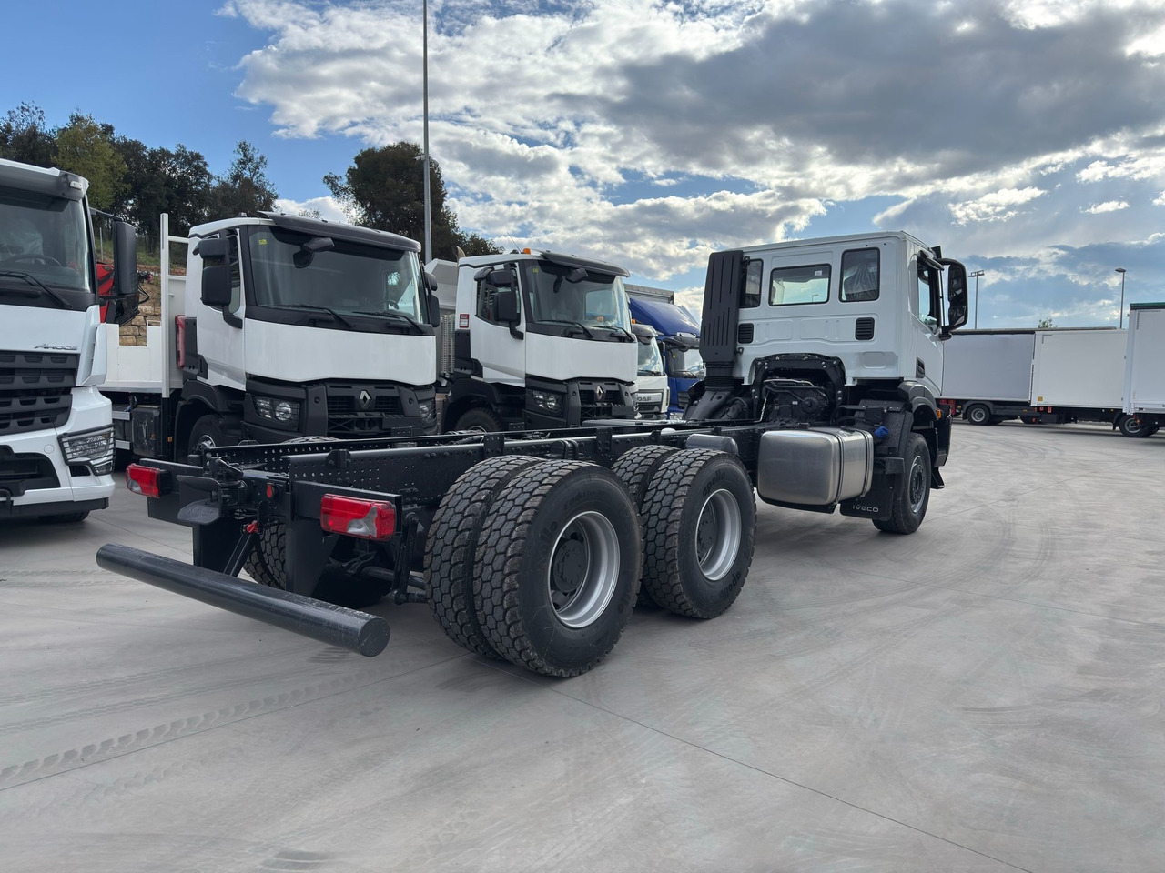 IVECO AD380T46 6x4 E6 (Chassis) - Kuorma-auto alusta: kuva IVECO AD380T46 6x4 E6 (Chassis) - Kuorma-auto alusta IVECO AD380T46 6x4 E6 (Chassis) - Kuorma-auto alusta: kuva IVECO AD380T46 6x4 E6 (Chassis) - Kuorma-auto alusta