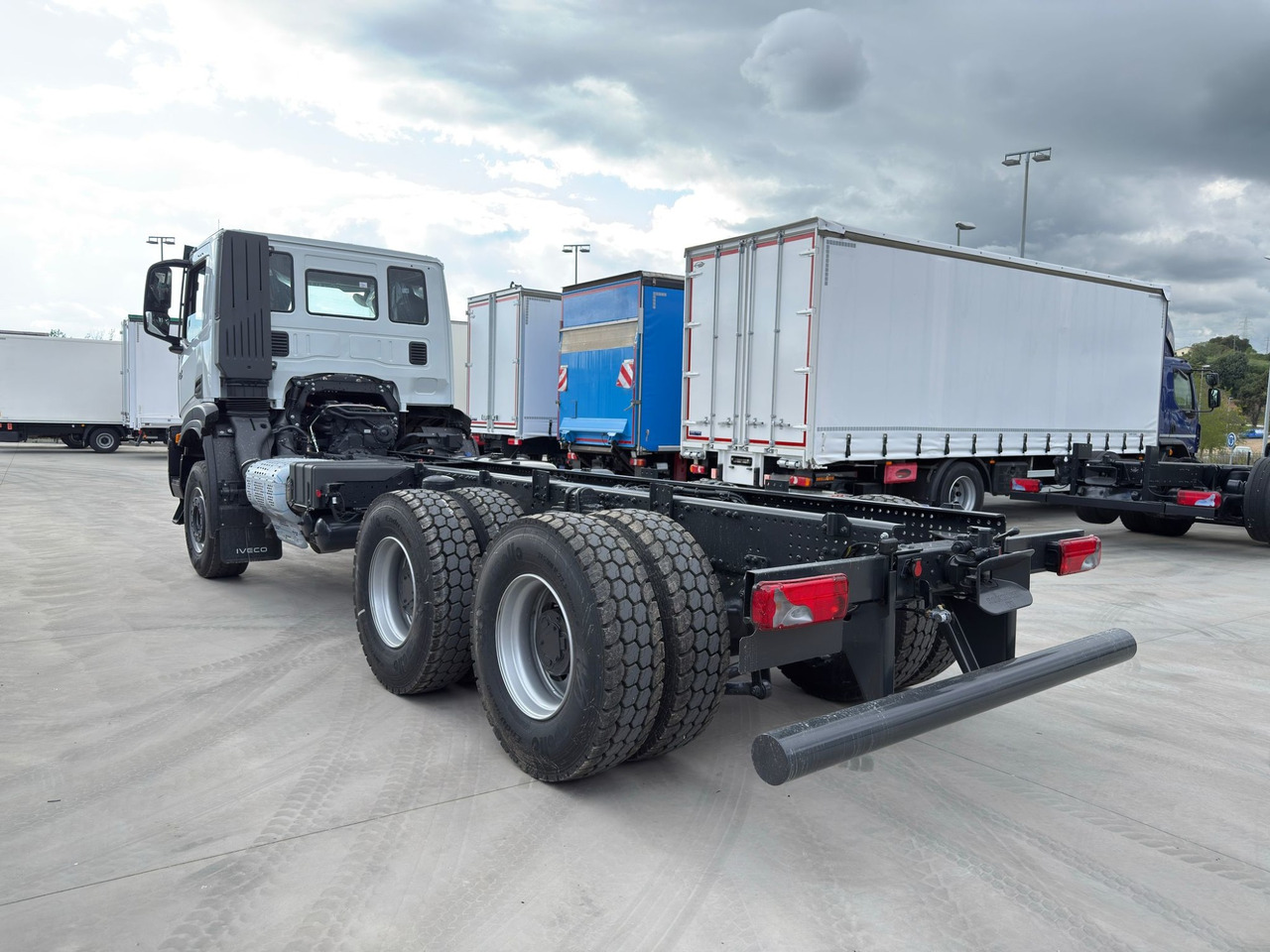 IVECO AD380T46 6x4 E6 (Chassis) - Kuorma-auto alusta: kuva IVECO AD380T46 6x4 E6 (Chassis) - Kuorma-auto alusta IVECO AD380T46 6x4 E6 (Chassis) - Kuorma-auto alusta: kuva IVECO AD380T46 6x4 E6 (Chassis) - Kuorma-auto alusta