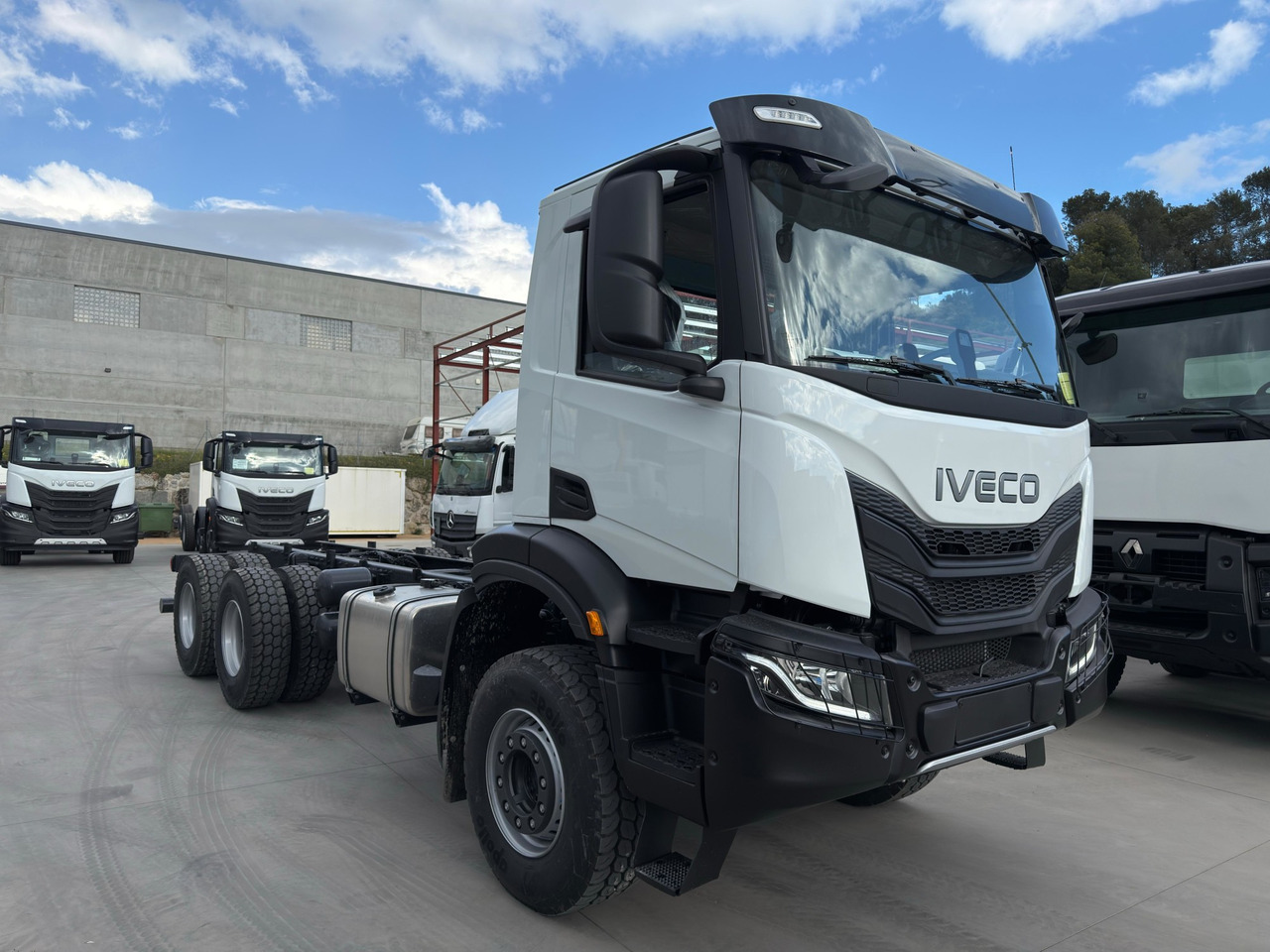IVECO AD380T46 6x4 E6 (Chassis) - Kuorma-auto alusta: kuva IVECO AD380T46 6x4 E6 (Chassis) - Kuorma-auto alusta IVECO AD380T46 6x4 E6 (Chassis) - Kuorma-auto alusta: kuva IVECO AD380T46 6x4 E6 (Chassis) - Kuorma-auto alusta