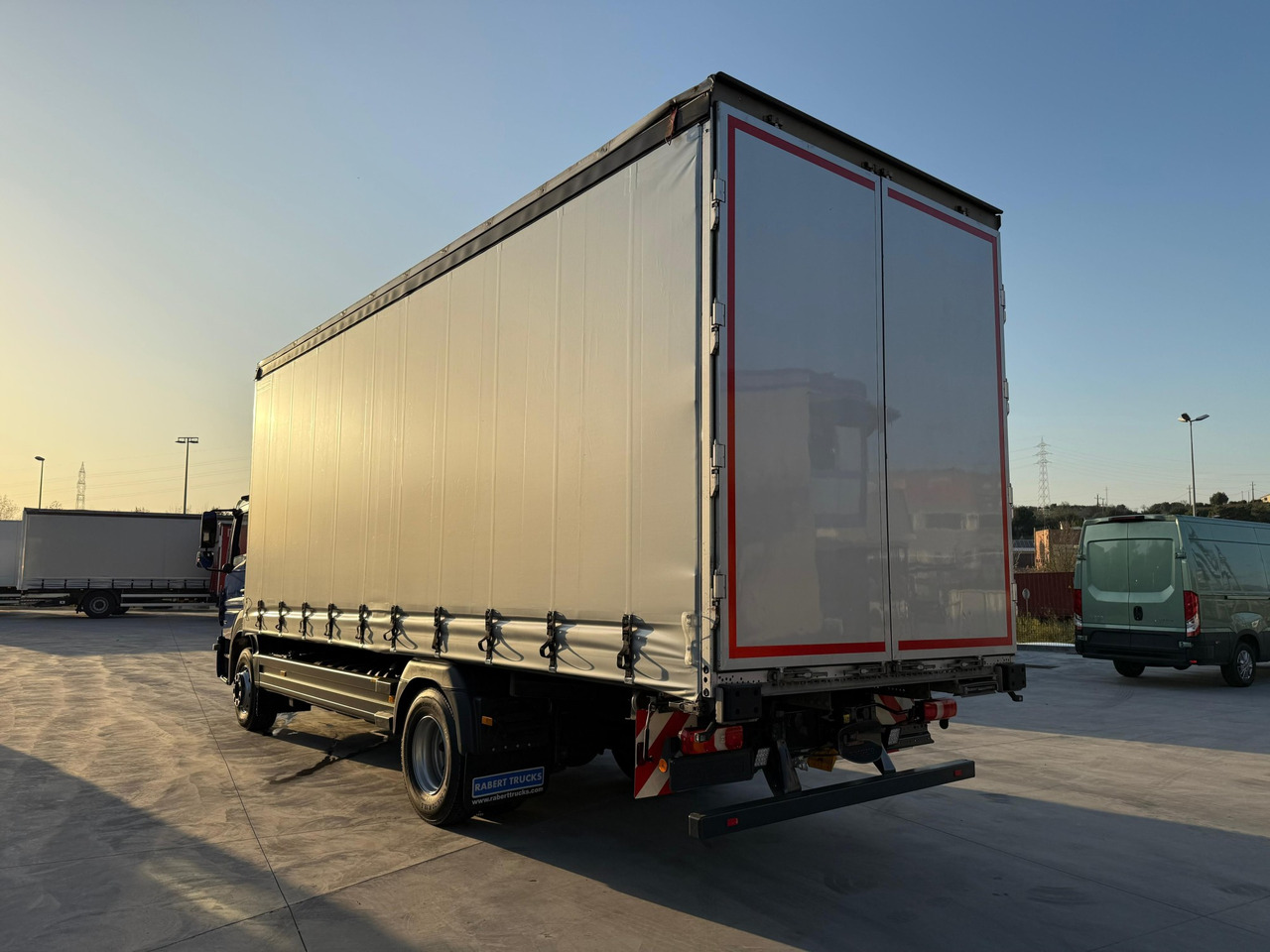 MERCEDES BENZ 16.30L Atego E6 (Tauliner) - Pressukapelli kuorma-auto: kuva MERCEDES BENZ 16.30L Atego E6 (Tauliner) - Pressukapelli kuorma-auto MERCEDES BENZ 16.30L Atego E6 (Tauliner) - Pressukapelli kuorma-auto: kuva MERCEDES BENZ 16.30L Atego E6 (Tauliner) - Pressukapelli kuorma-auto