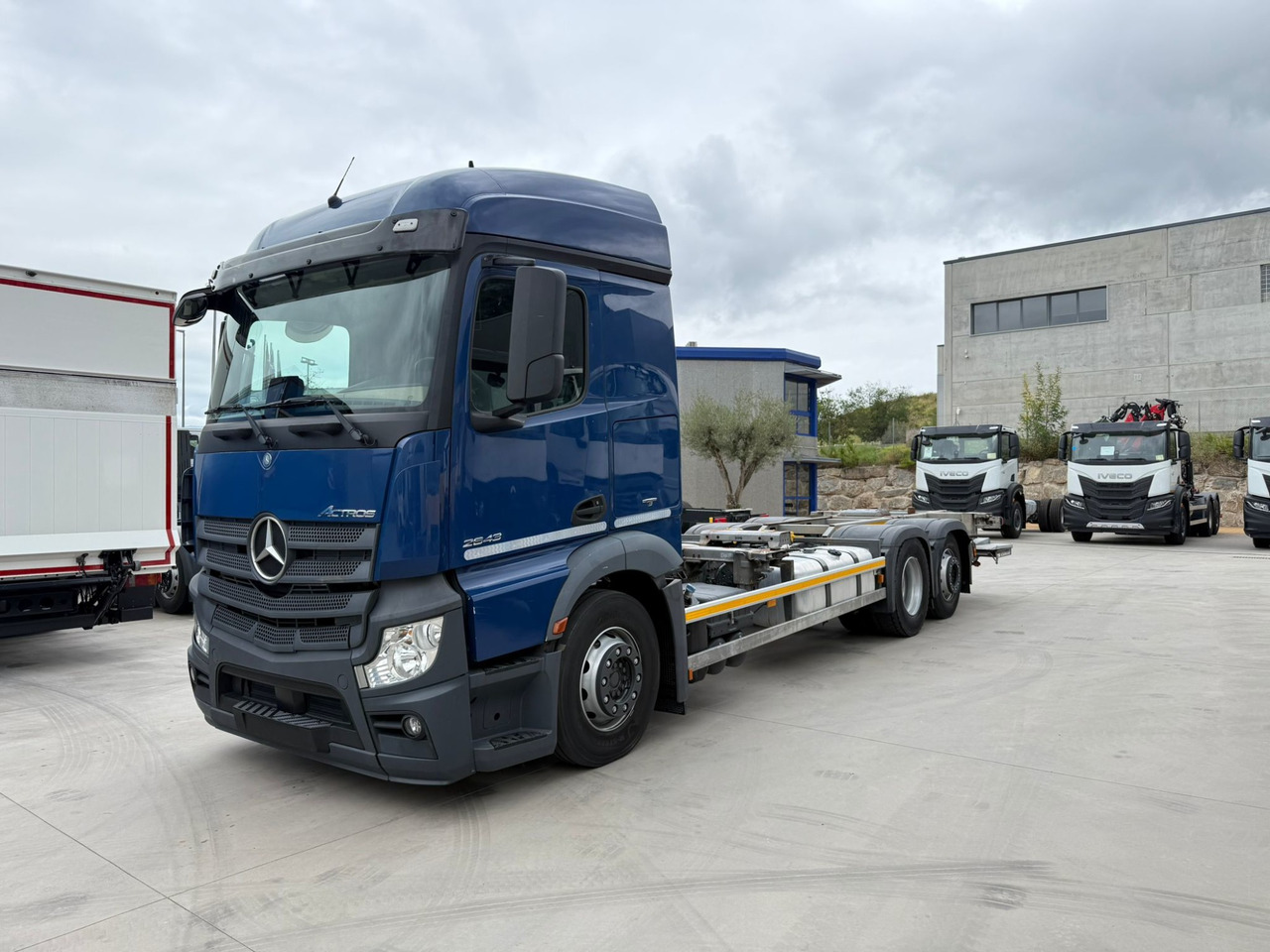 MERCEDES BENZ 25.43L Actros E6 (Chassis) - Kuorma-auto alusta: kuva MERCEDES BENZ 25.43L Actros E6 (Chassis) - Kuorma-auto alusta MERCEDES BENZ 25.43L Actros E6 (Chassis) - Kuorma-auto alusta: kuva MERCEDES BENZ 25.43L Actros E6 (Chassis) - Kuorma-auto alusta