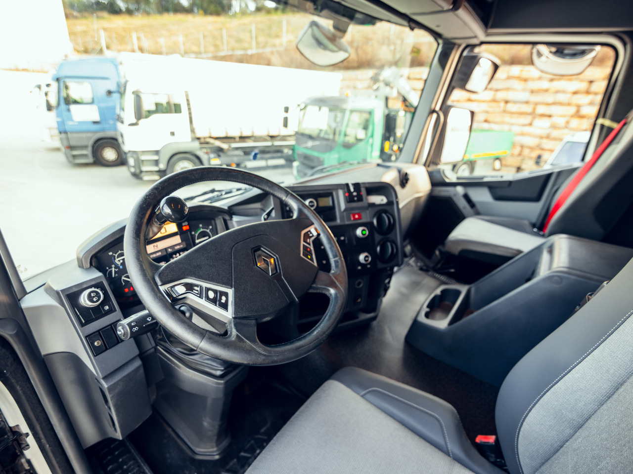 RENAULT C460 E6 (Chassis) - Kuorma-auto alusta: kuva RENAULT C460 E6 (Chassis) - Kuorma-auto alusta RENAULT C460 E6 (Chassis) - Kuorma-auto alusta: kuva RENAULT C460 E6 (Chassis) - Kuorma-auto alusta