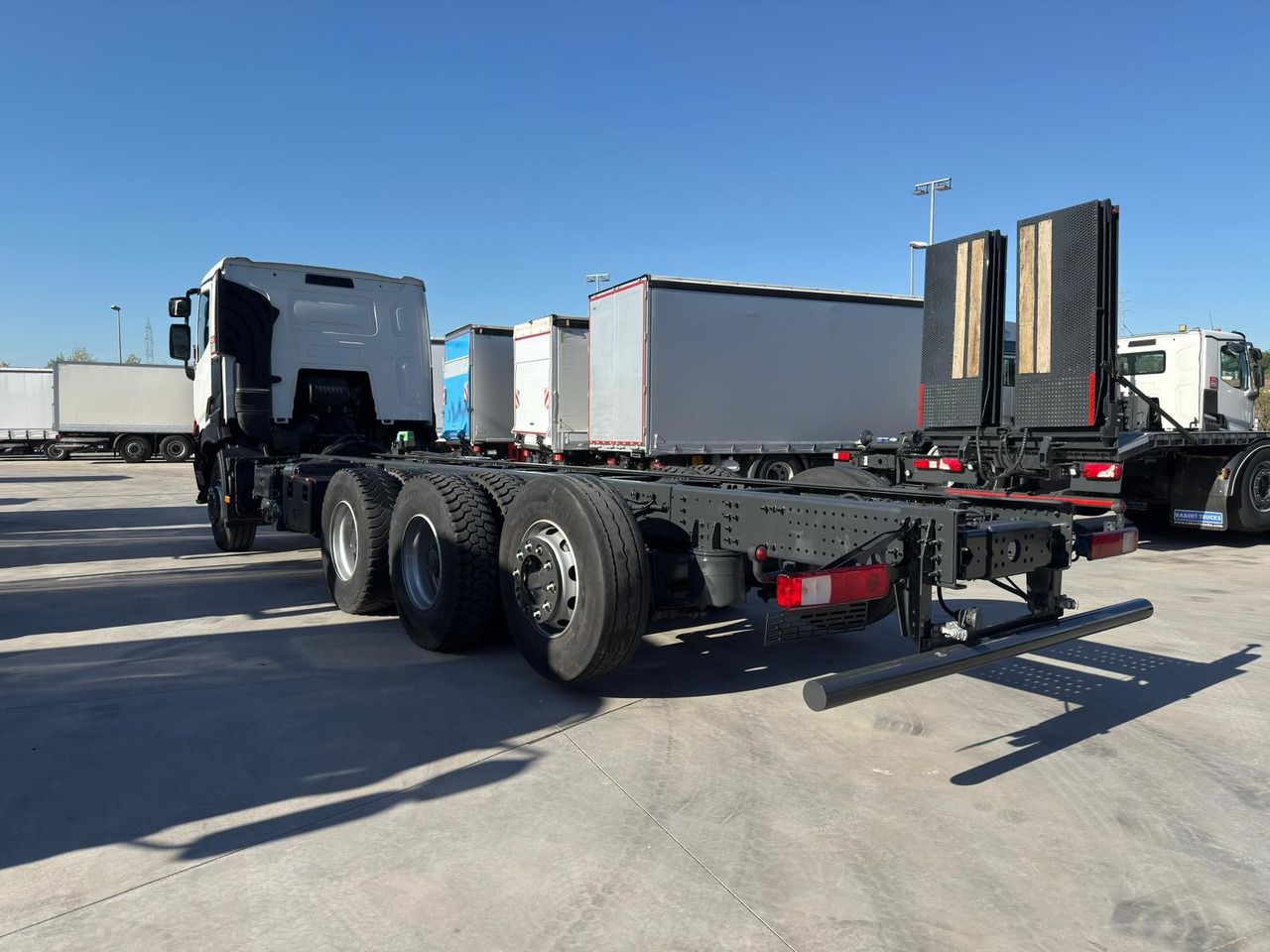 RENAULT C460 E6 (Chassis) - Kuorma-auto alusta: kuva RENAULT C460 E6 (Chassis) - Kuorma-auto alusta RENAULT C460 E6 (Chassis) - Kuorma-auto alusta: kuva RENAULT C460 E6 (Chassis) - Kuorma-auto alusta