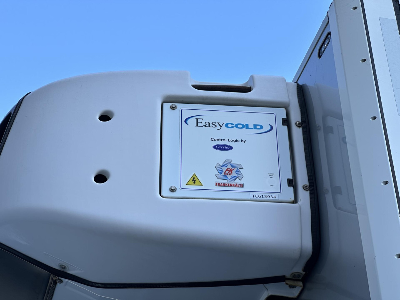 MAN TGM 18.290 - Refrigeraattori kuorma-auto: kuva MAN TGM 18.290 - Refrigeraattori kuorma-auto MAN TGM 18.290 - Refrigeraattori kuorma-auto: kuva MAN TGM 18.290 - Refrigeraattori kuorma-auto