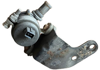 Mercedes-Benz - Jäähdytysnestepumppu: kuva Mercedes-Benz - Jäähdytysnestepumppu Mercedes-Benz - Jäähdytysnestepumppu: kuva Mercedes-Benz - Jäähdytysnestepumppu