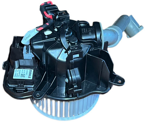 Volvo - Puhallinmoottori: kuva Volvo - Puhallinmoottori Volvo - Puhallinmoottori: kuva Volvo - Puhallinmoottori