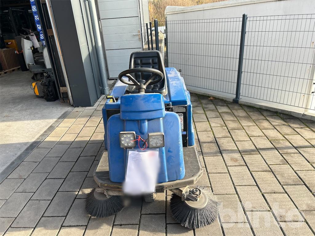 Alto KC1000E - Lakaisukone teollisuuteen: kuva Alto KC1000E - Lakaisukone teollisuuteen Alto KC1000E - Lakaisukone teollisuuteen: kuva Alto KC1000E - Lakaisukone teollisuuteen