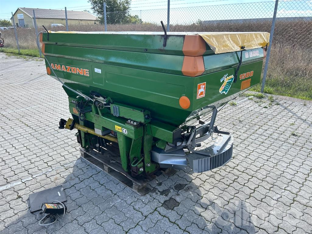 Amazone ZA-M Profi S S500 - Lannoitteenlevitin: kuva Amazone ZA-M Profi S S500 - Lannoitteenlevitin Amazone ZA-M Profi S S500 - Lannoitteenlevitin: kuva Amazone ZA-M Profi S S500 - Lannoitteenlevitin