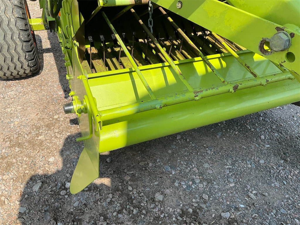 Claas Rollant 46 - Pyöröpaalain: kuva Claas Rollant 46 - Pyöröpaalain Claas Rollant 46 - Pyöröpaalain: kuva Claas Rollant 46 - Pyöröpaalain