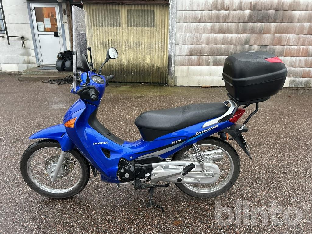 HONDA INNOVA 125 - Moottoripyörä: kuva HONDA INNOVA 125 - Moottoripyörä HONDA INNOVA 125 - Moottoripyörä: kuva HONDA INNOVA 125 - Moottoripyörä