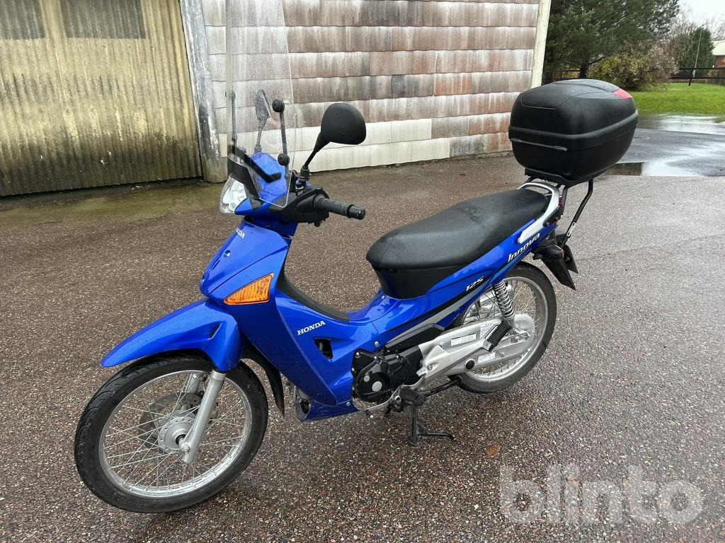 HONDA INNOVA 125 - Moottoripyörä: kuva HONDA INNOVA 125 - Moottoripyörä HONDA INNOVA 125 - Moottoripyörä: kuva HONDA INNOVA 125 - Moottoripyörä