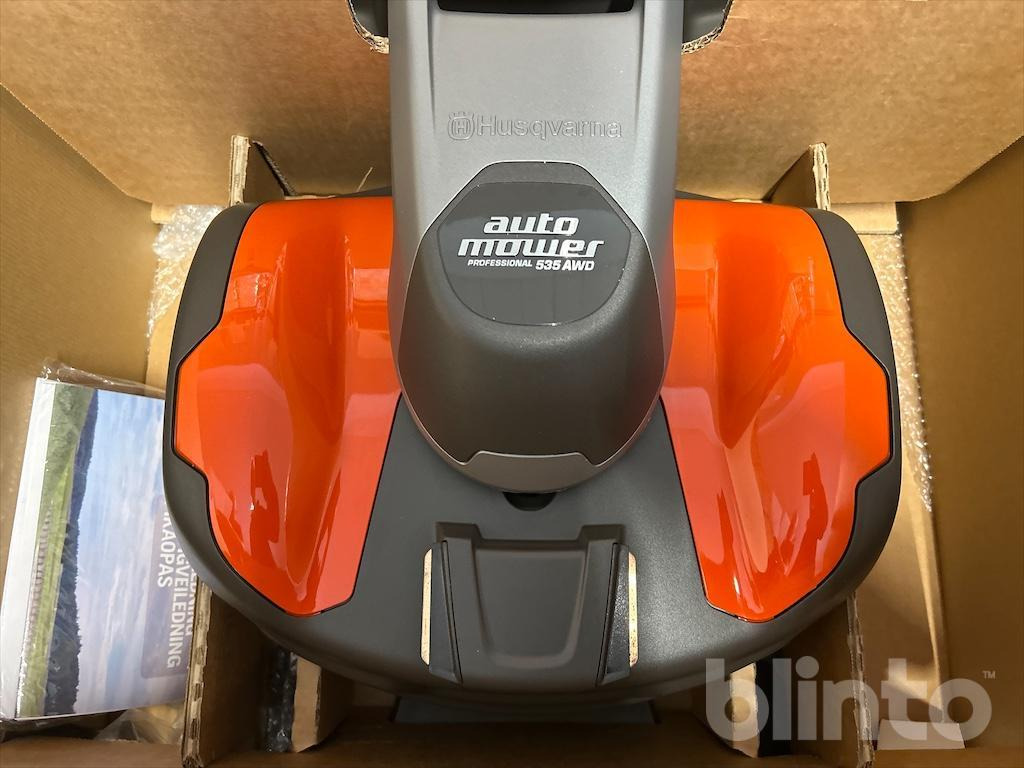 Husqvarna Automower - Ruohonleikkuri: kuva Husqvarna Automower - Ruohonleikkuri Husqvarna Automower - Ruohonleikkuri: kuva Husqvarna Automower - Ruohonleikkuri