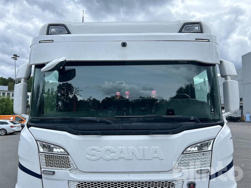 Kuorma-auto SCANIA P280B6X2*4NB Plug In Hybrid med kylsläp: kuva Kuorma-auto SCANIA P280B6X2*4NB Plug In Hybrid med kylsläp
