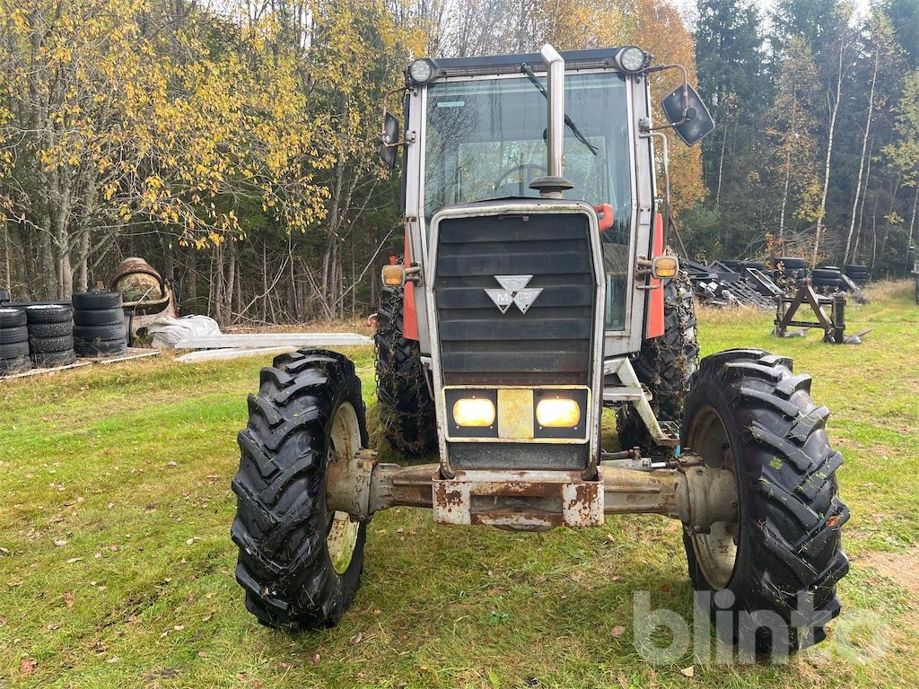 Massey Ferguson 2640 - Traktori: kuva Massey Ferguson 2640 - Traktori Massey Ferguson 2640 - Traktori: kuva Massey Ferguson 2640 - Traktori