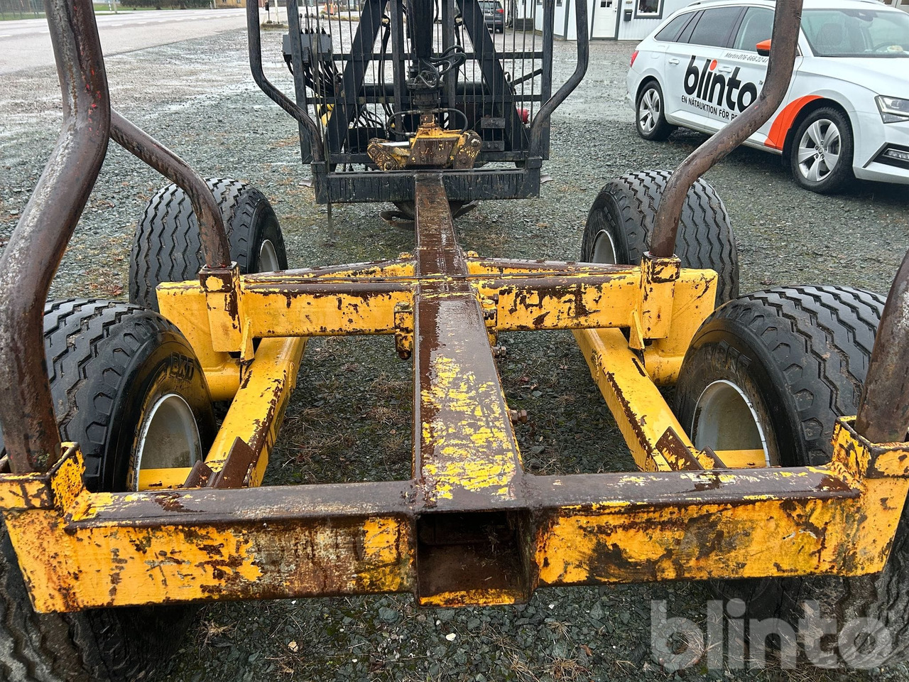 Metsäperävaunu Mowi 2453: kuva Metsäperävaunu Mowi 2453