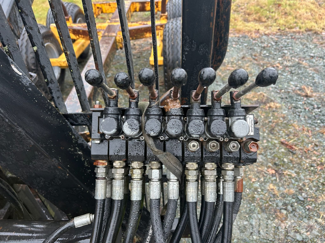 Metsäperävaunu Mowi 2453: kuva Metsäperävaunu Mowi 2453