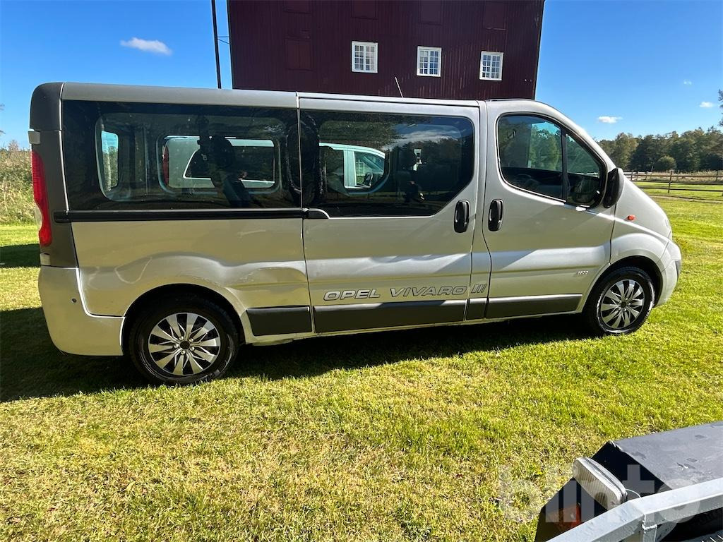 Opel Vivaro 2.0CDT - Minibussi, Pikkubussi: kuva Opel Vivaro 2.0CDT - Minibussi, Pikkubussi Opel Vivaro 2.0CDT - Minibussi, Pikkubussi: kuva Opel Vivaro 2.0CDT - Minibussi, Pikkubussi
