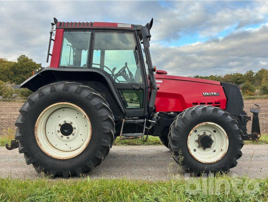 VALTRA 6350-4 - Traktori: kuva VALTRA 6350-4 - Traktori VALTRA 6350-4 - Traktori: kuva VALTRA 6350-4 - Traktori
