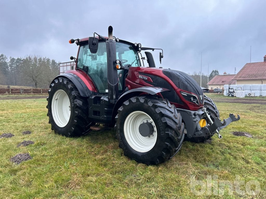 VALTRA T234 Versu - Frontlyft & PTO - Traktori: kuva VALTRA T234 Versu - Frontlyft & PTO - Traktori VALTRA T234 Versu - Frontlyft & PTO - Traktori: kuva VALTRA T234 Versu - Frontlyft & PTO - Traktori
